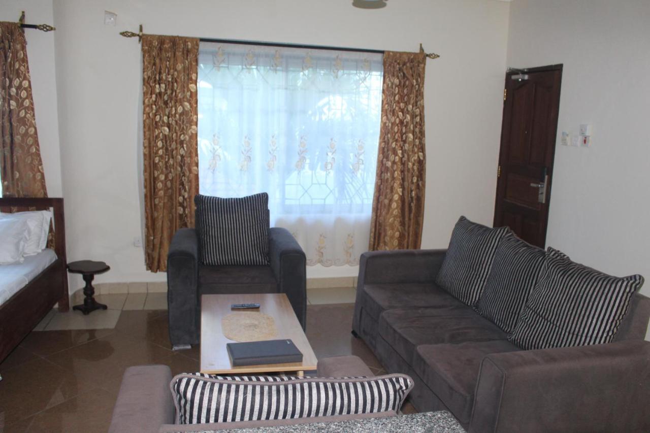Chamiachi Hotel & Apartments Bamburi Luaran gambar
